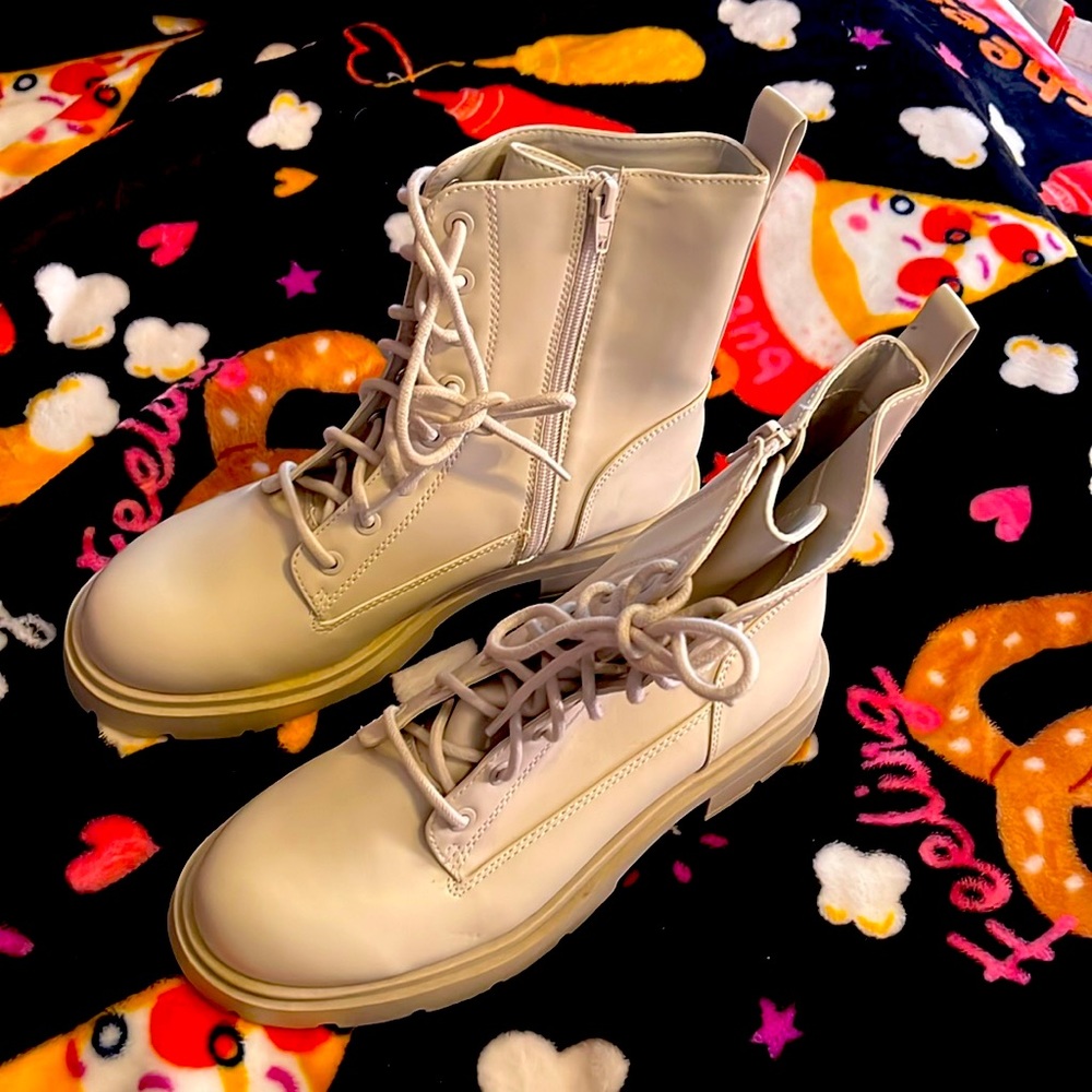 Crème Colored Combat Boots. Never Worn. Size 8W